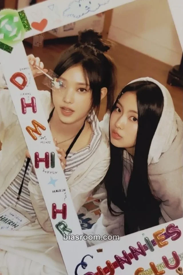 NewJeans - Haerin & Hyein - Bunnies Camp - The First Fanmeeting Event photo set B version photo print