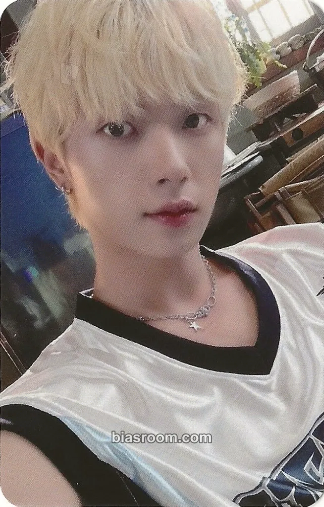 Kanghyun 2025 ONEWE WORLD TOUR 'O! NEW E!volution Ⅳ' Photocard - ONEWE - ONEWE K-pop photocard