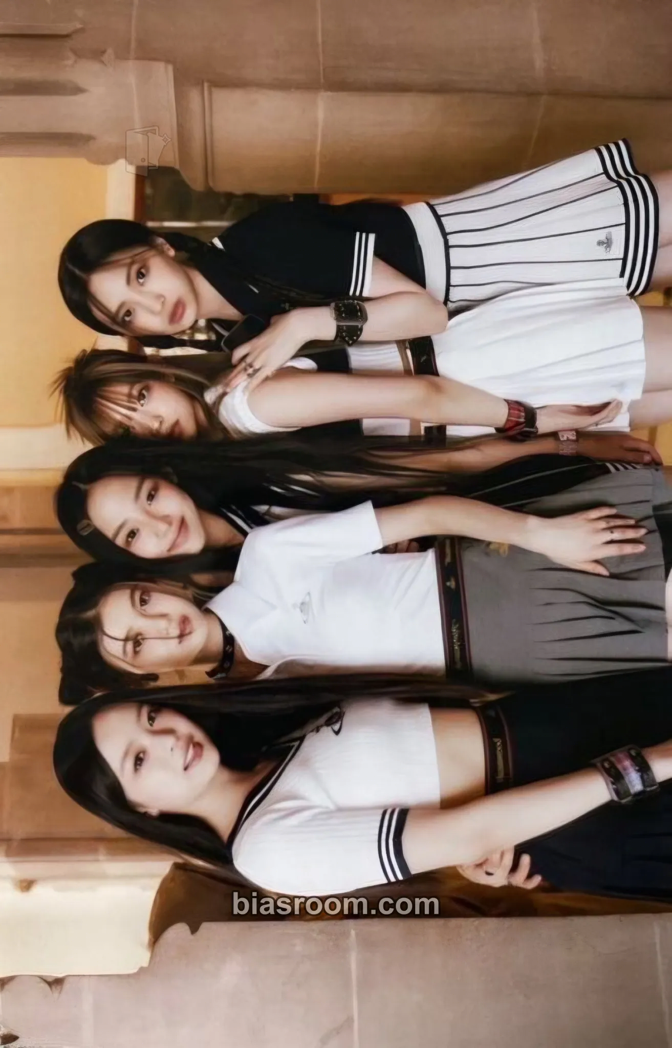 NewJeans 1st EP “New Jeans” Photocard - NewJeans - NewJeans K-pop photocard