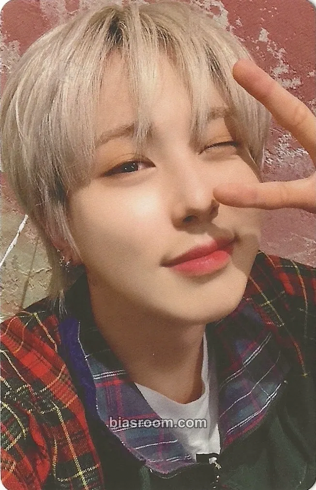 Giuk Over The Rainbow Photocard - ONEWE - ONEWE K-pop photocard