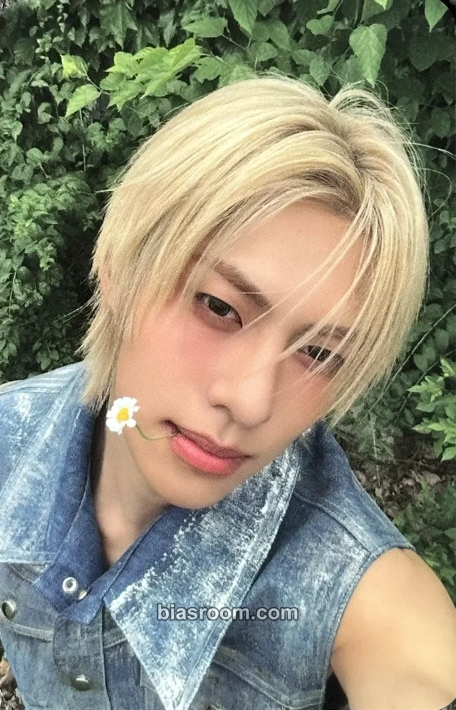 NouerA - Yuseop - n: number of cases Album pob (pre-order benefit) makestar