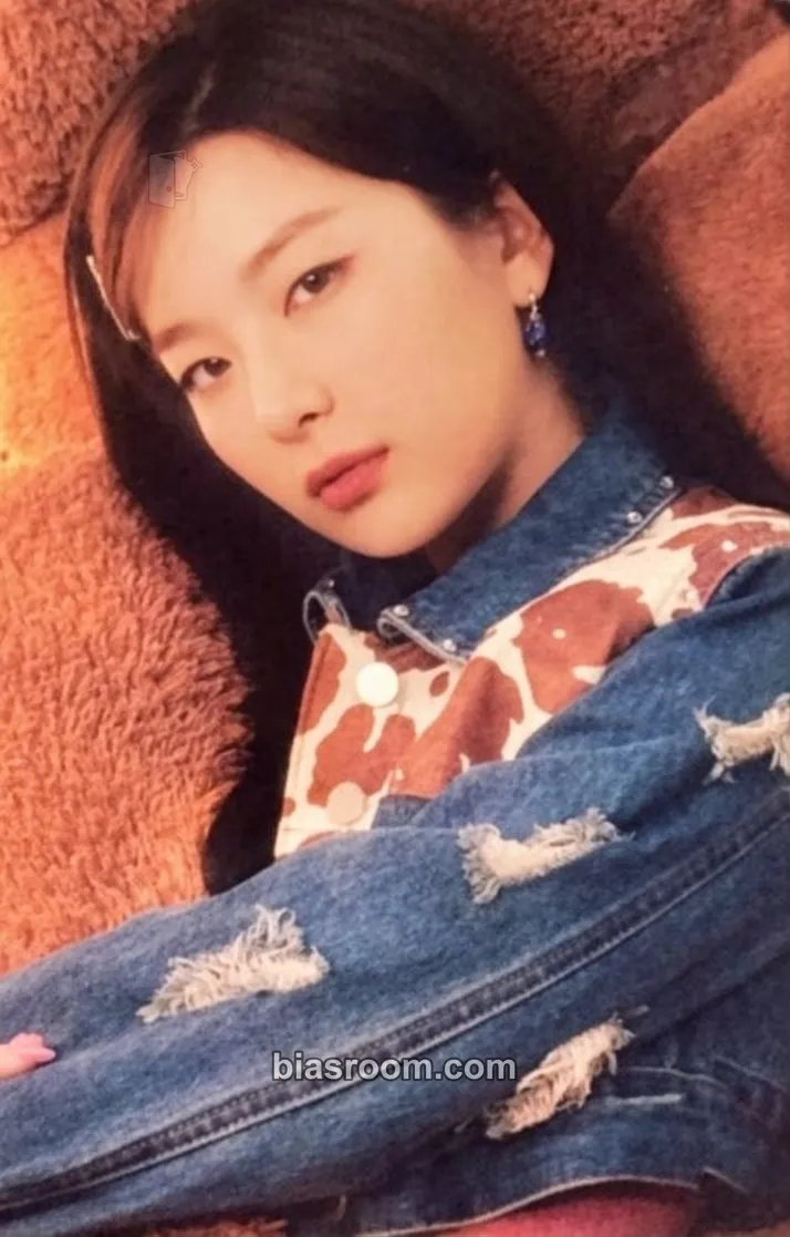 Seulgi SM Merchandise Collections Photocard - Red Velvet - Red Velvet K-pop photocard