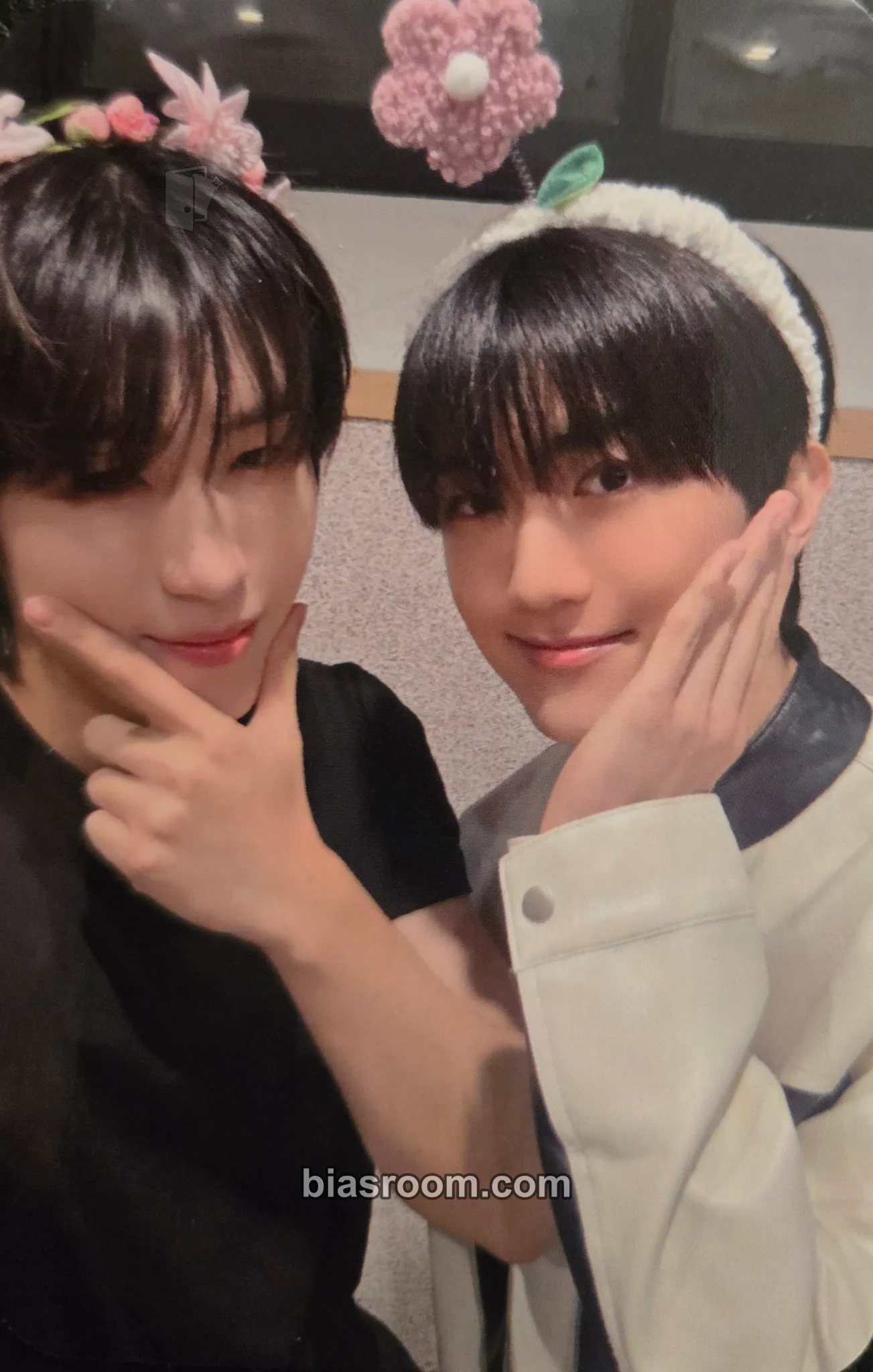 YOUNITE 1st Concert: Youniverse : Connected Photocard - Younite - Younite K-pop photocard
