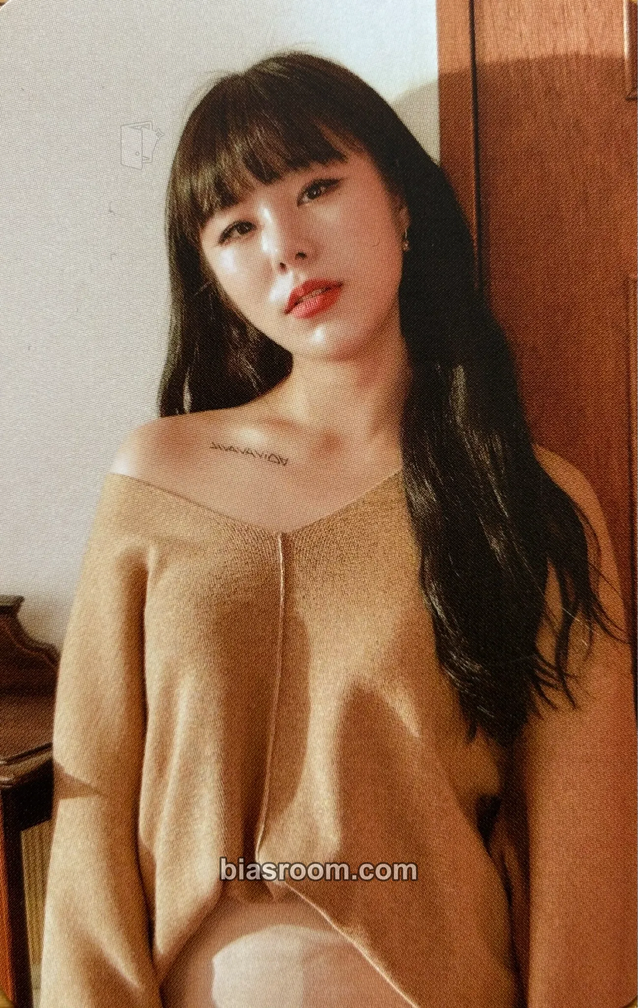Wheein Mamamoo x INGA Cosmetics Photocard - MAMAMOO - MAMAMOO K-pop photocard