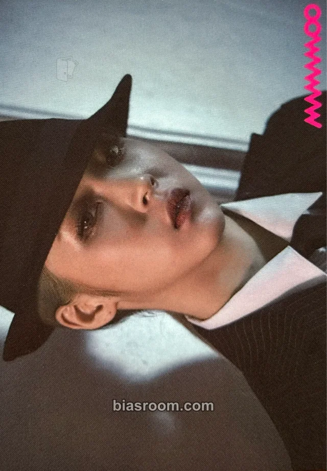 MAMAMOO - Moonbyul - Décalcomanie (Japanese ver.) Album shibuya pop-up store