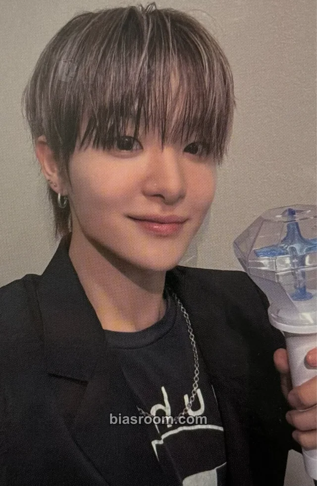 TREASURE - Jihoon - Lightstick Ver. 2 Other lightstick purchase benefit offline