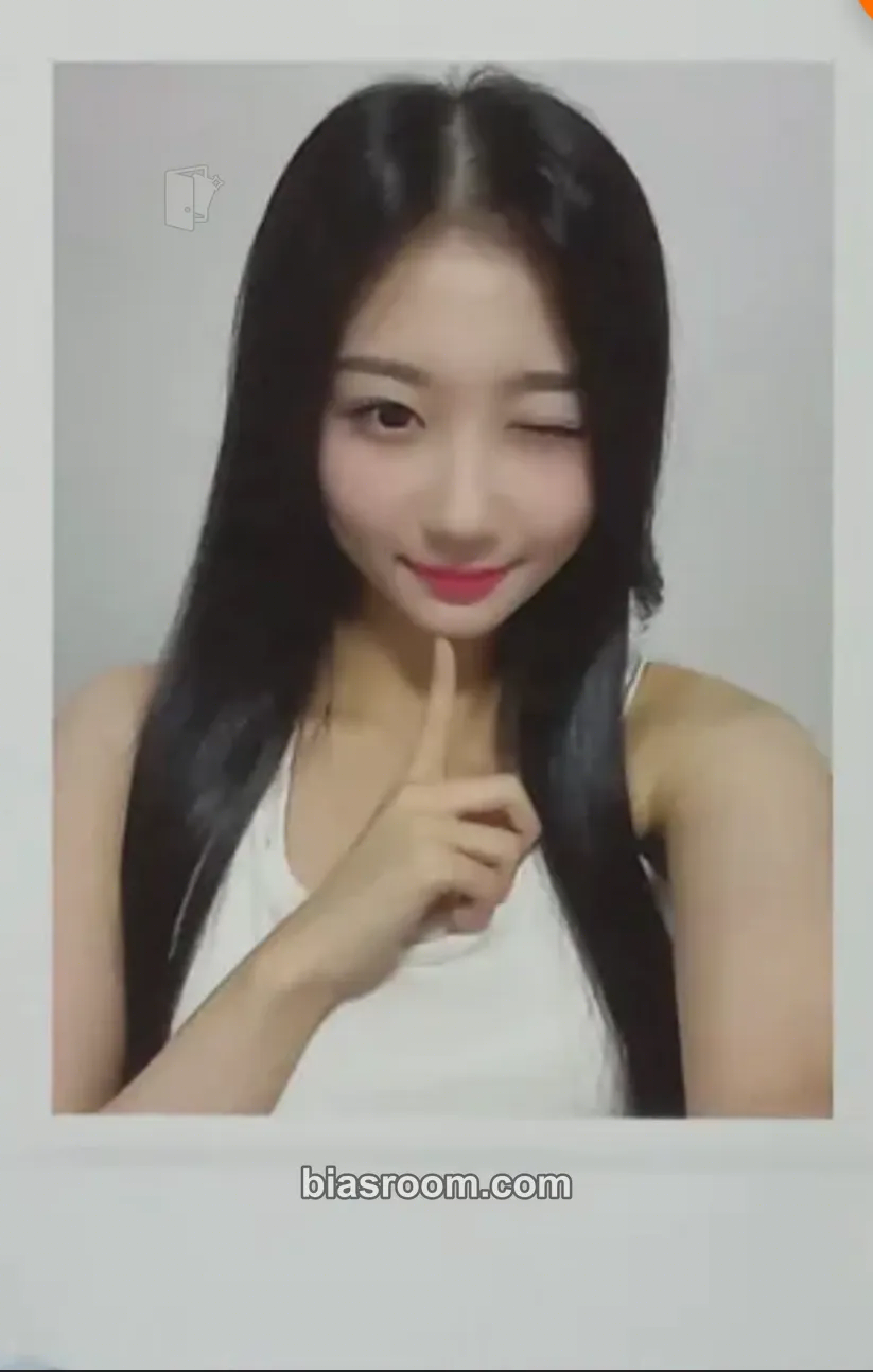 Kaede Muhan Photocard - tripleS - tripleS K-pop photocard
