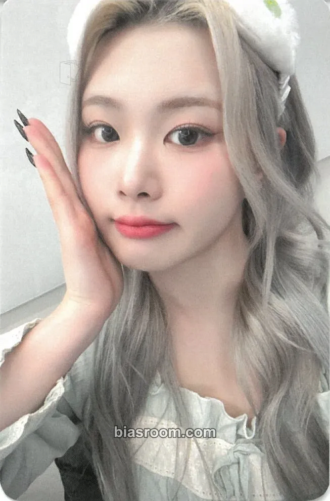 Swan HEADWAY Photocard - PURPLE KISS - PURPLE KISS K-pop photocard
