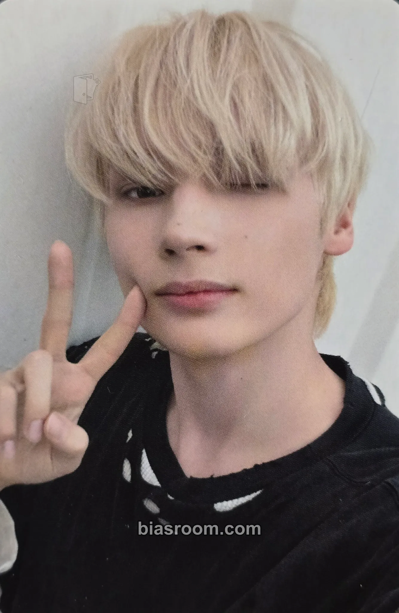 Huening Kai 7TH YEAR: A Moment of Stillness in the Thorns Photocard - TOMORROW X TOGETHER - TOMORROW X TOGETHER K-pop photocard