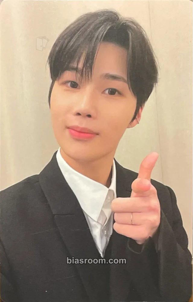 NINE.i - Minjun - New World Album album photocard