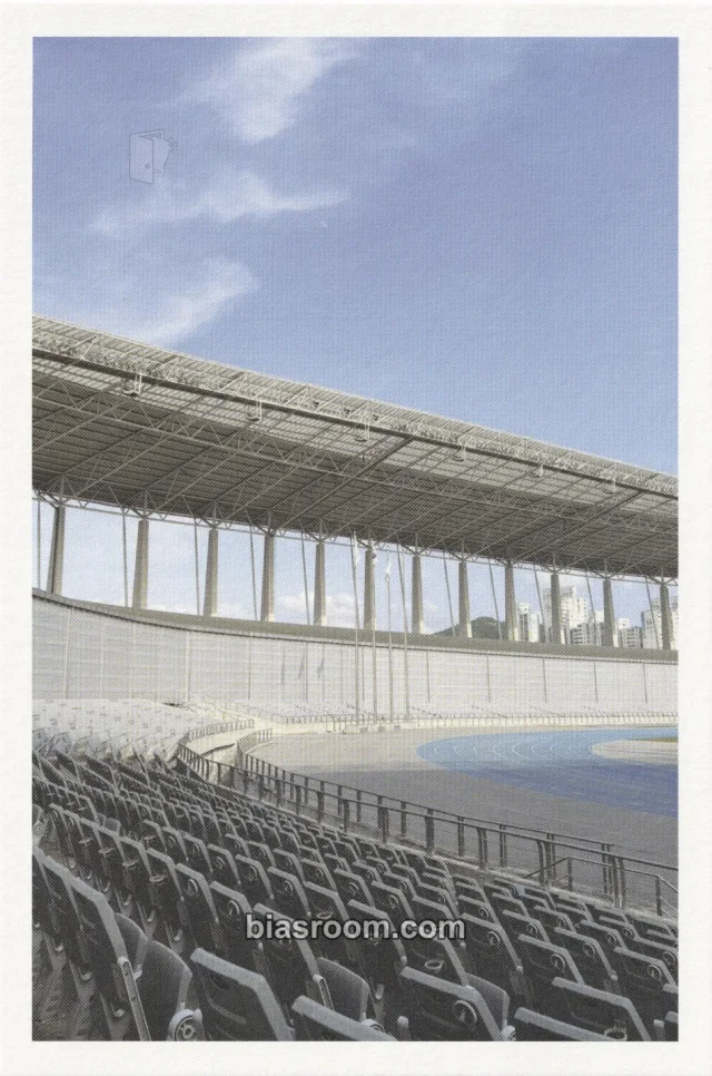 NewJeans - Minji - NewJeans 2nd EP “Get Up” Album postcard postcard set album inclusion bunny beach bag version