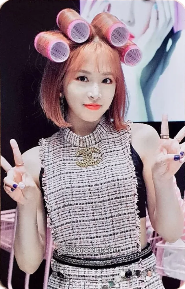 APRIL - Chaewon - The Ruby Album album photocard