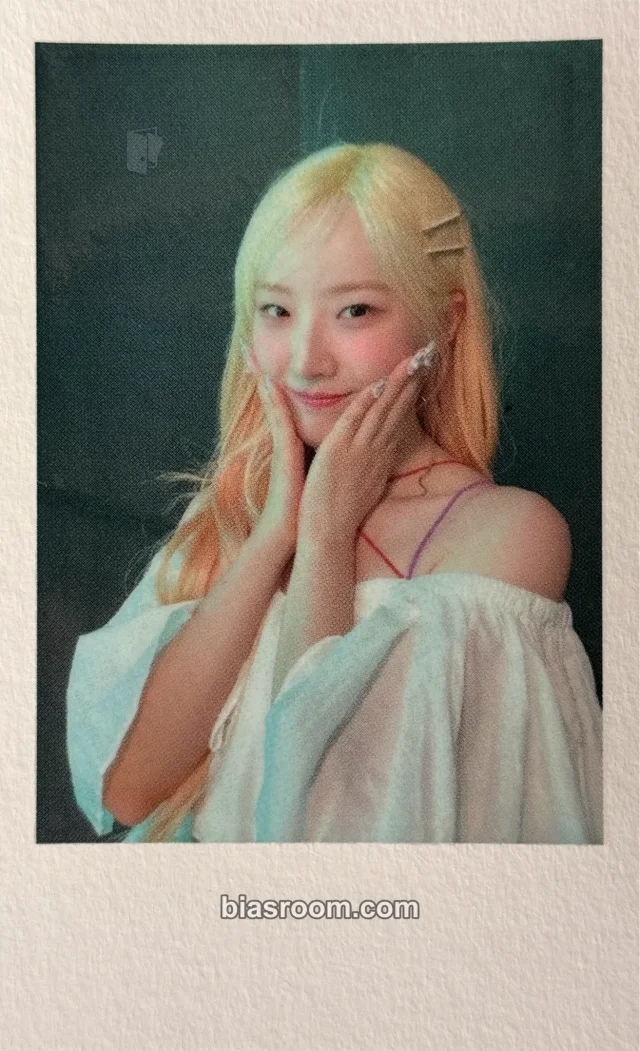 ARTMS - HaSeul - Dall Album video call (fancall) whosfan round 3 polaroid