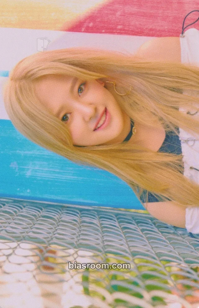 FANATICS - Yoonhye - The Six Album album photocard