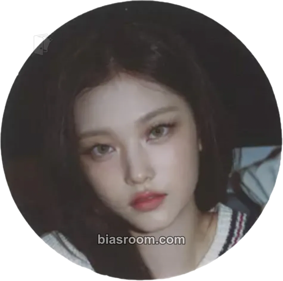 Haerin How Sweet Photocard - NewJeans - NewJeans K-pop photocard