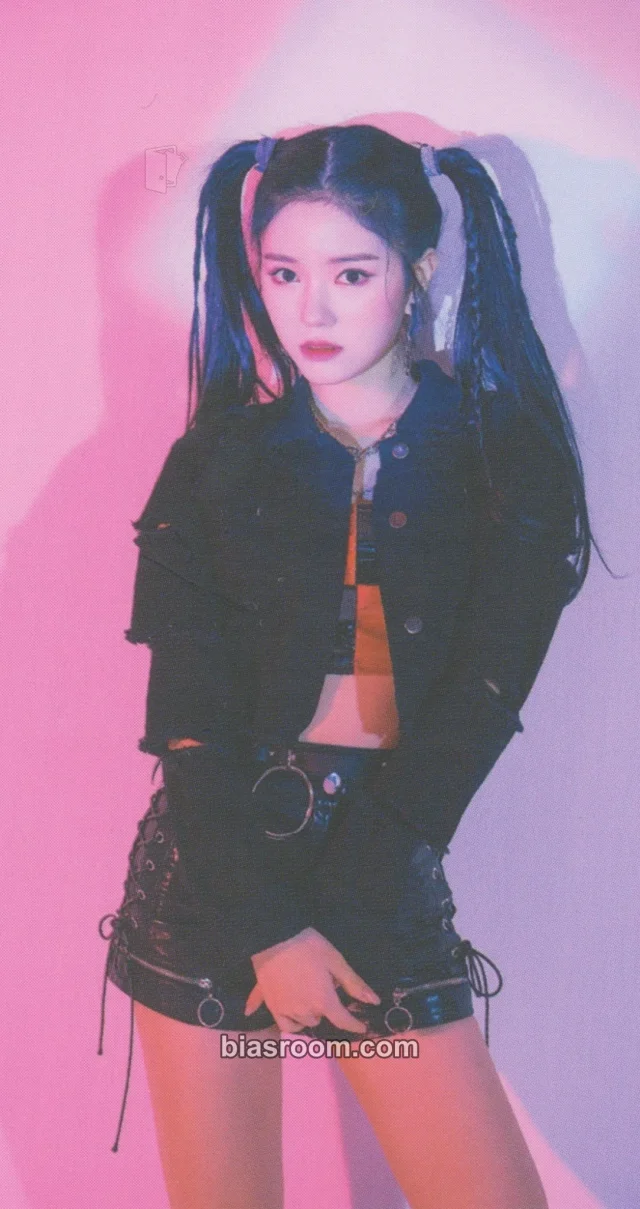 FANATICS - Rayeon - Plus Two Album album photocard