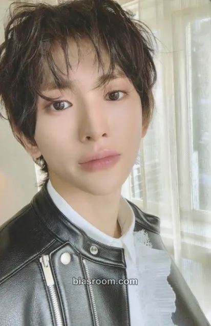 LEW RE: Full Of Youth Photocard - Tempest - Tempest K-pop photocard
