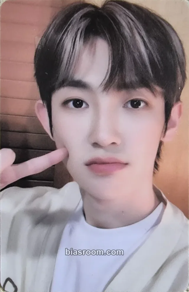 Siwoo BLANK2Y K2Y I: CONFIDENCE [Thumbs Up] K-pop photocard
