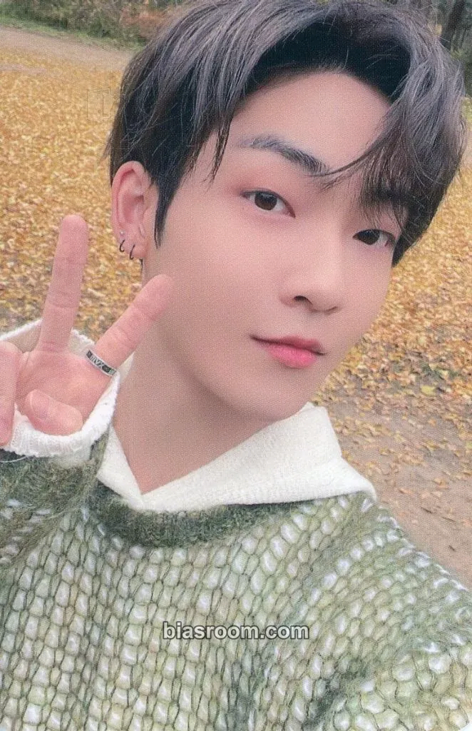 Kevin 2022 Fan-Con: The B-Road Photocard - THE BOYZ - THE BOYZ K-pop photocard