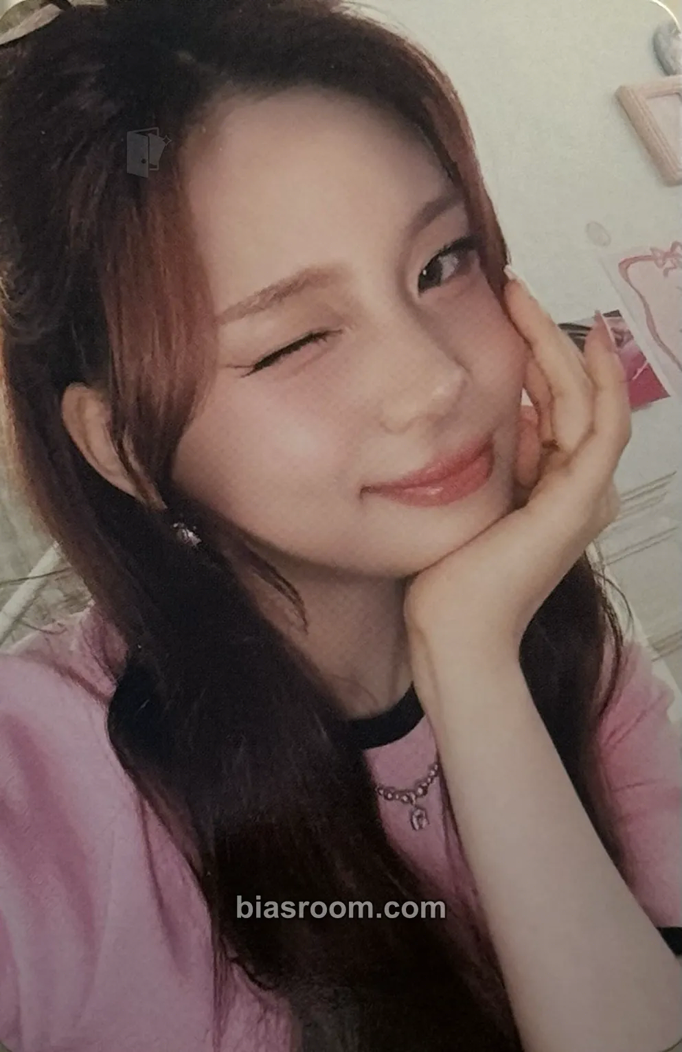 Umji Vivid Girls 2026 Season's Greeting Photocard - VIVIZ - VIVIZ K-pop photocard