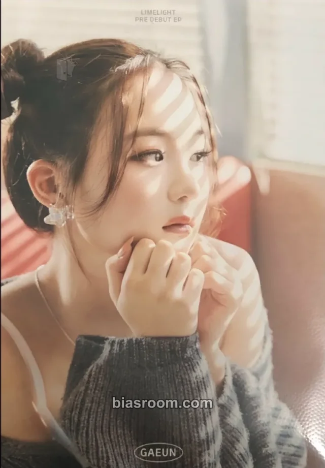 MADEIN - Gaeun - LIMELIGHT Album postcard album inclusion