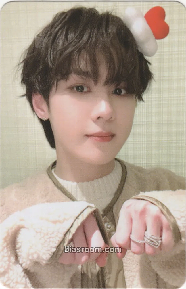 Kun CCOMAZ VALENTINE’s CAKE Photocard - NCT - NCT K-pop photocard