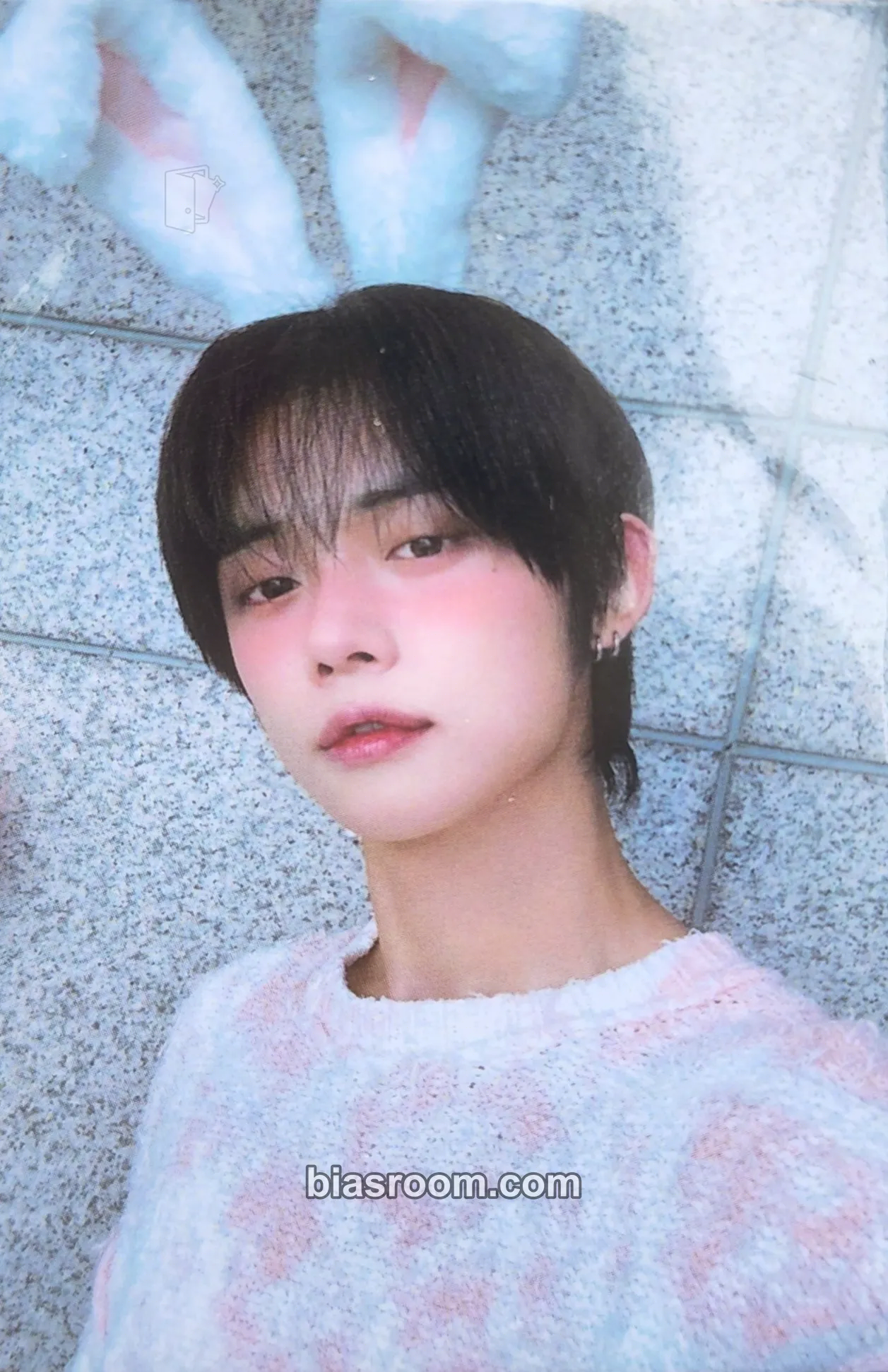 Yeonjun Music Show MC Photocard - TOMORROW X TOGETHER - TOMORROW X TOGETHER K-pop photocard