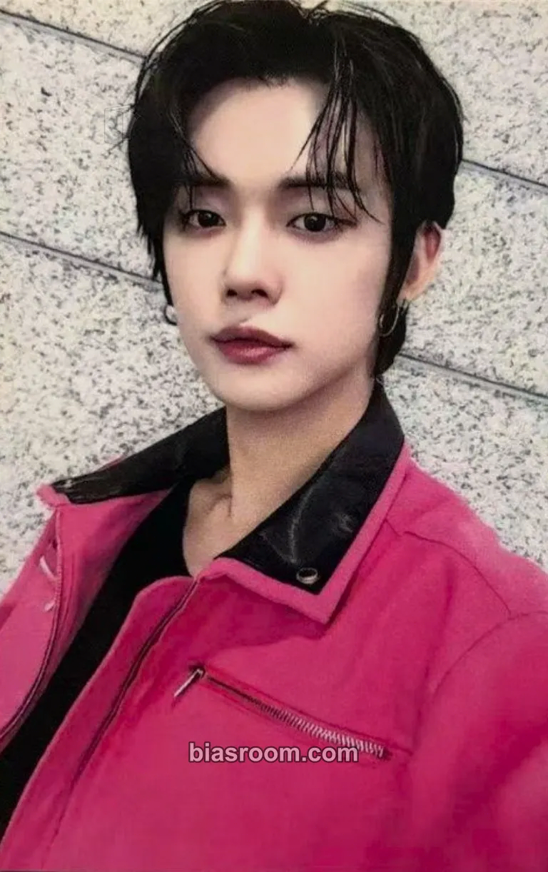 Yeonjun Music Show MC Photocard - TOMORROW X TOGETHER - TOMORROW X TOGETHER K-pop photocard
