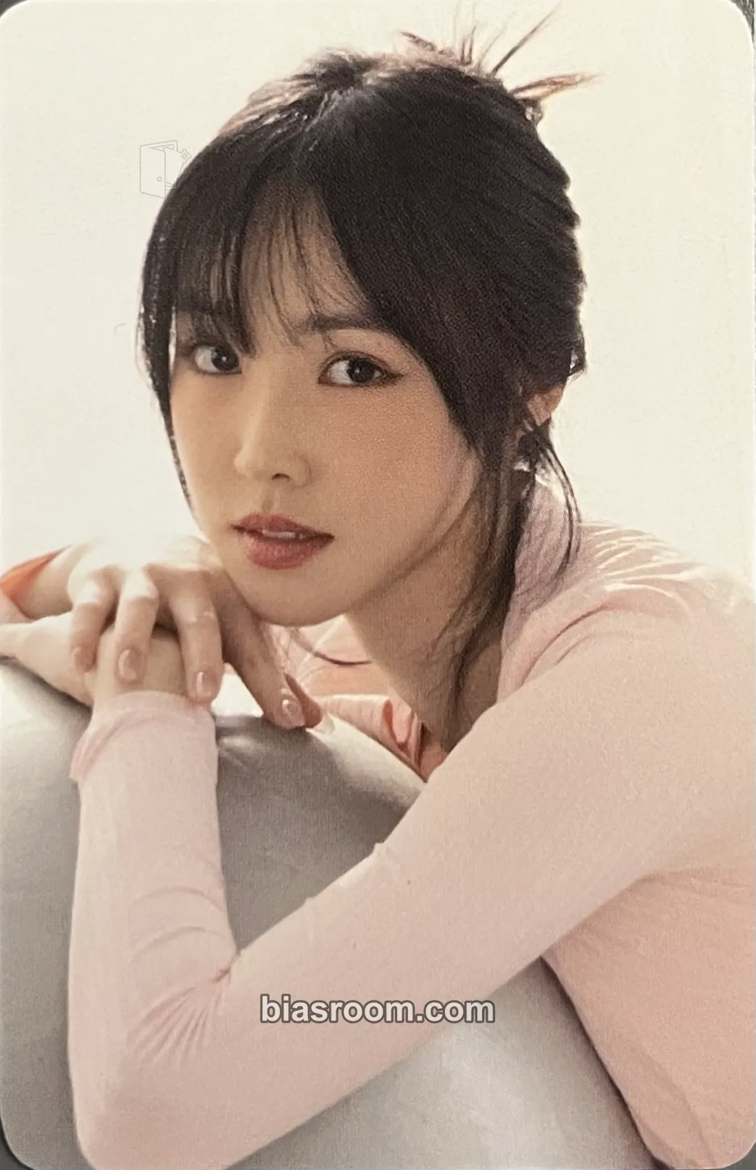 Yuju Yuju 2022 season’s greetings Photocard - Yuju K-pop photocard