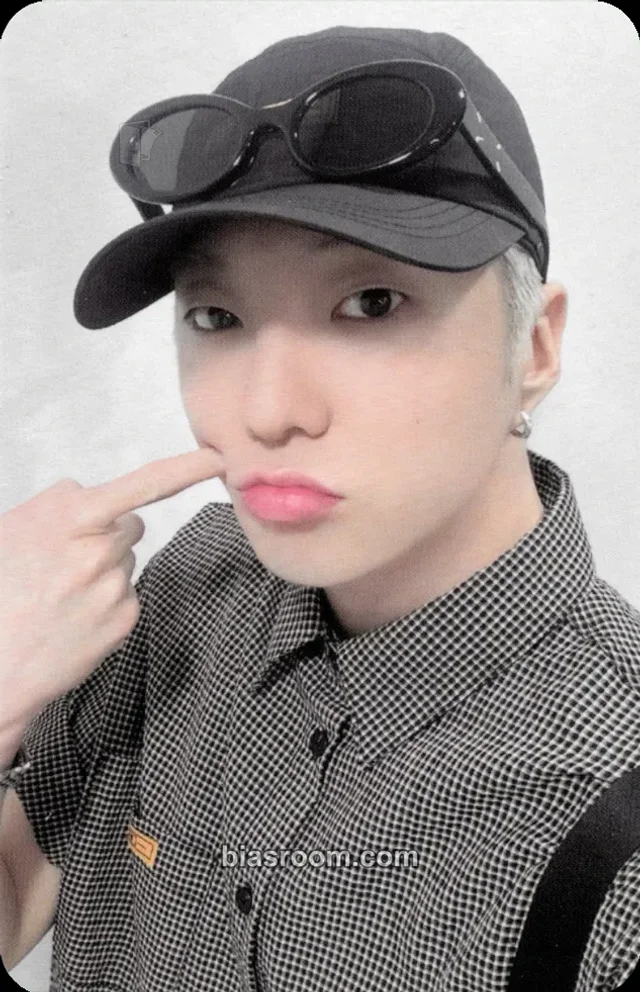 WINNER - Yoon - PAGE 2 Album album photocard behind version