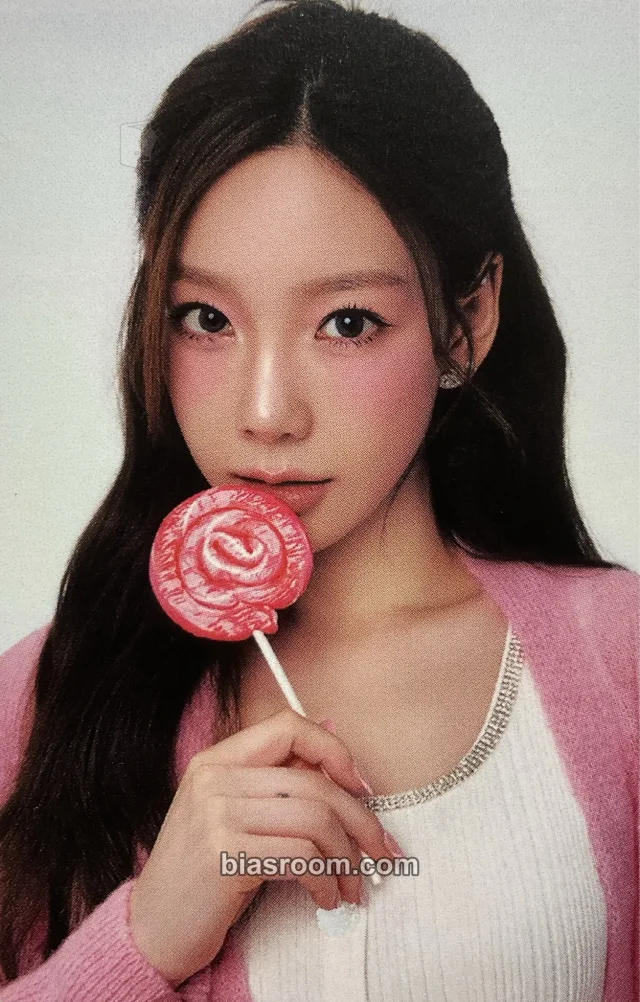 Girls' Generation - Taeyeon - SMTOWN 2025: THE CULTURE, THE FUTURE Album yp books (young poong books) purchase benefit offline