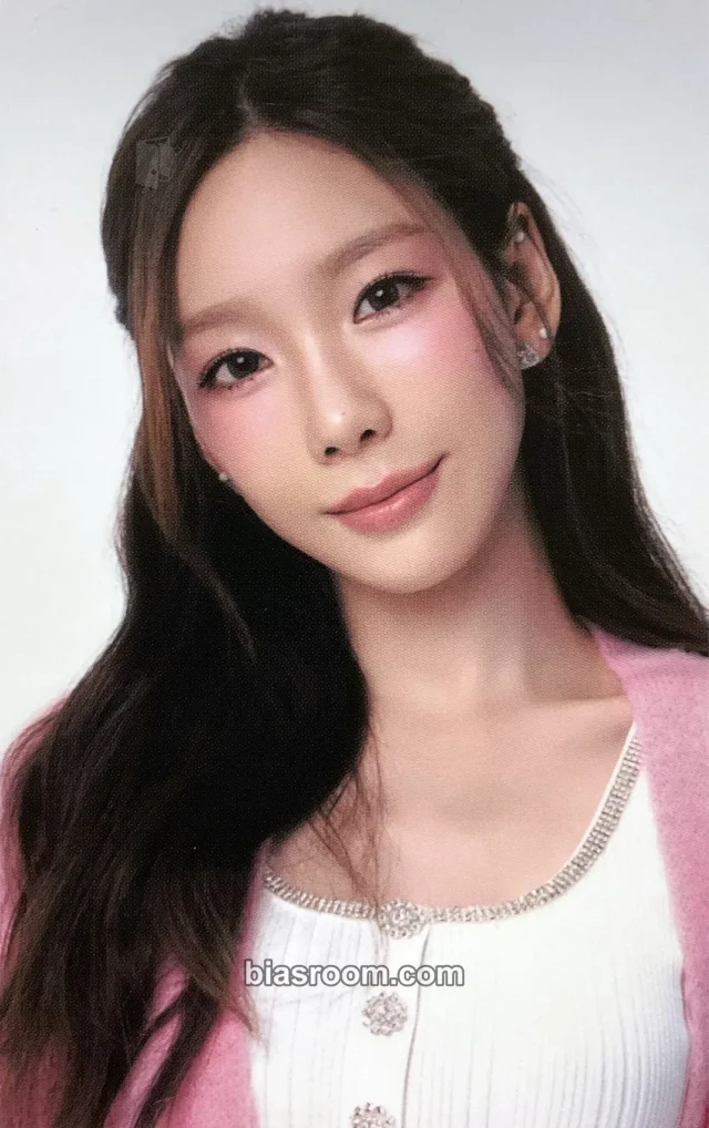 Girls' Generation - Taeyeon - SMTOWN 2025: THE CULTURE, THE FUTURE Album ktown4u lucky draw (LD)