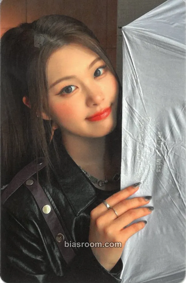 Swan RBW Cafe Photocard - PURPLE KISS - PURPLE KISS K-pop photocard