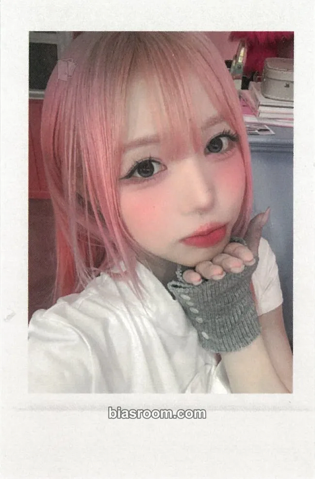 Chaewon Beyond Beauty Photocard - tripleS - tripleS K-pop photocard