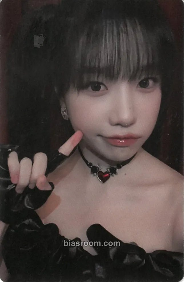 Jo Yuri Love All Photocard - Jo Yuri K-pop photocard