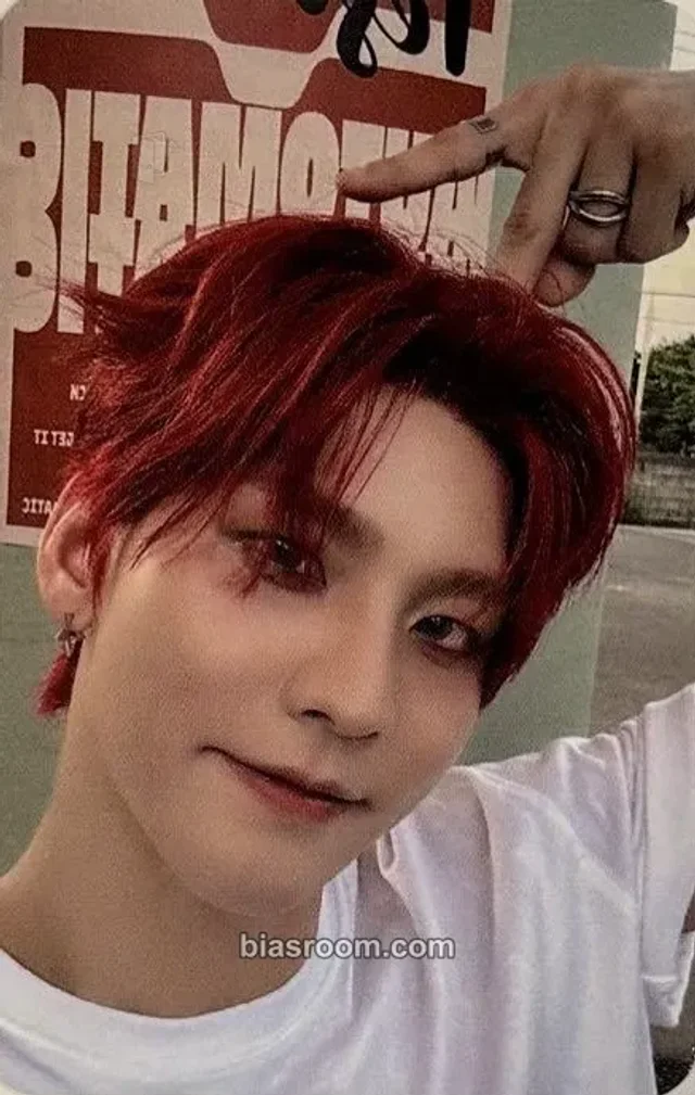 VANNER - Gon - Burn Album everline showcase fansign entrance / attendance benefit