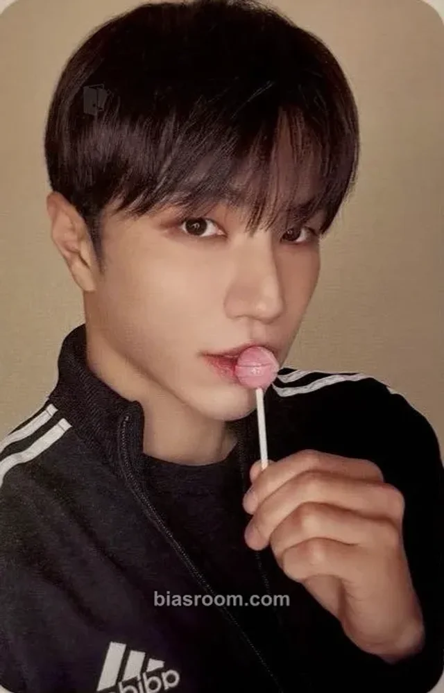 Taehwan VANNER Burn K-pop photocard