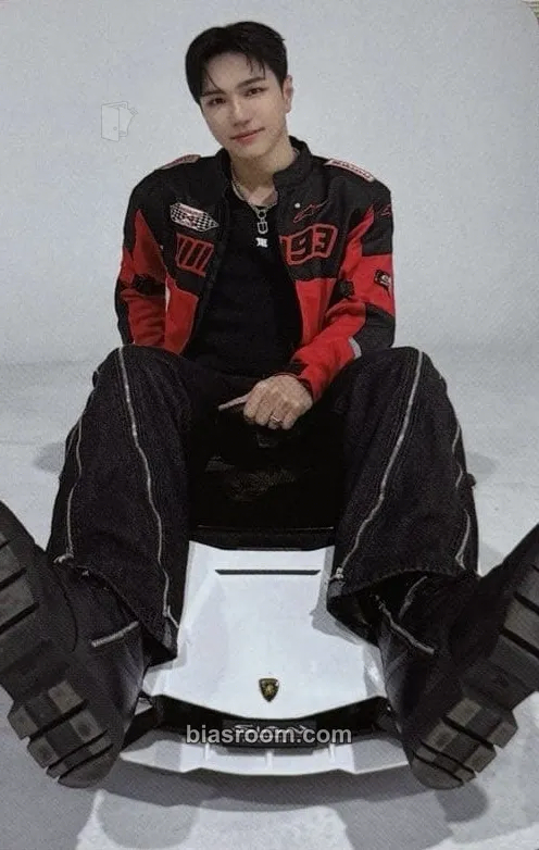 Taehwan 2024 VANNER 1st Concert in Seoul - The Flag: A to V Photocard - VANNER - VANNER K-pop photocard