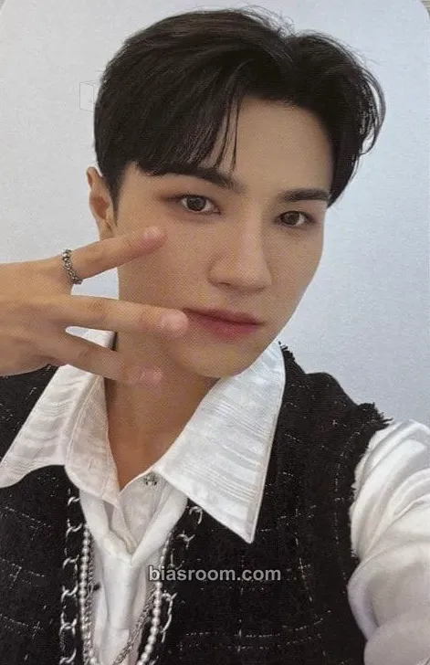 Taehwan 2024 VANNER 1st Concert in Seoul - The Flag: A to V Photocard - VANNER - VANNER K-pop photocard