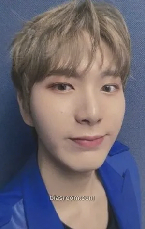Kevin VAMOS Photocard - Omega X - Omega X K-pop photocard