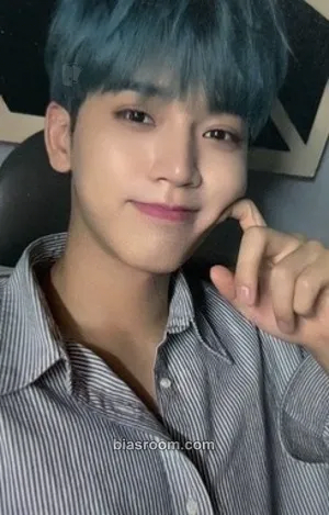 Hyuk VAMOS Photocard - Omega X - Omega X K-pop photocard