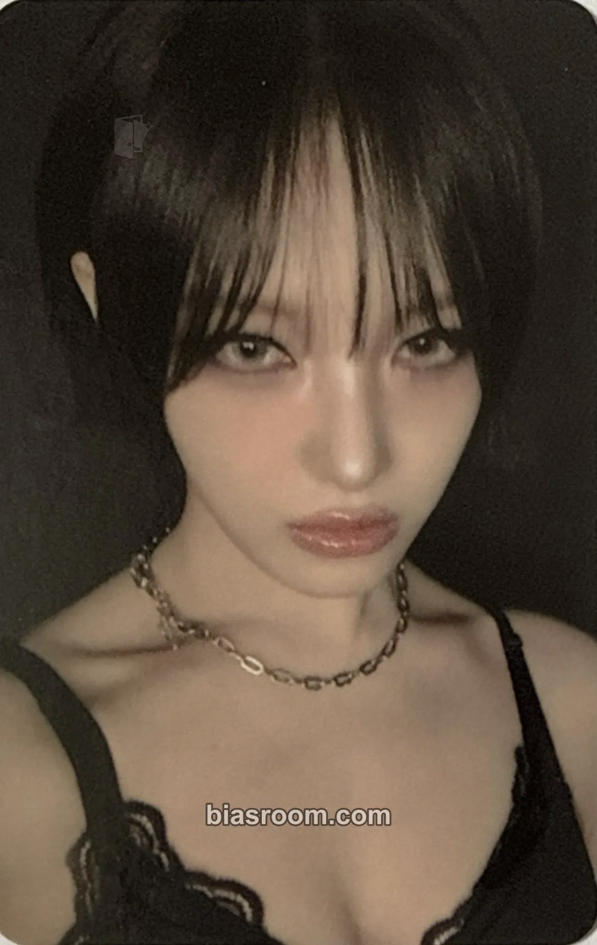 Moon Sua The Collective Soul and Unconscious: Chapter Two Photocard - Billlie - Billlie K-pop photocard