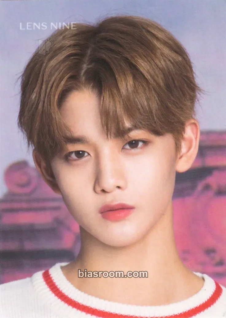 Jinyoung LENS NINE Photocard - Wanna One - Wanna One K-pop photocard