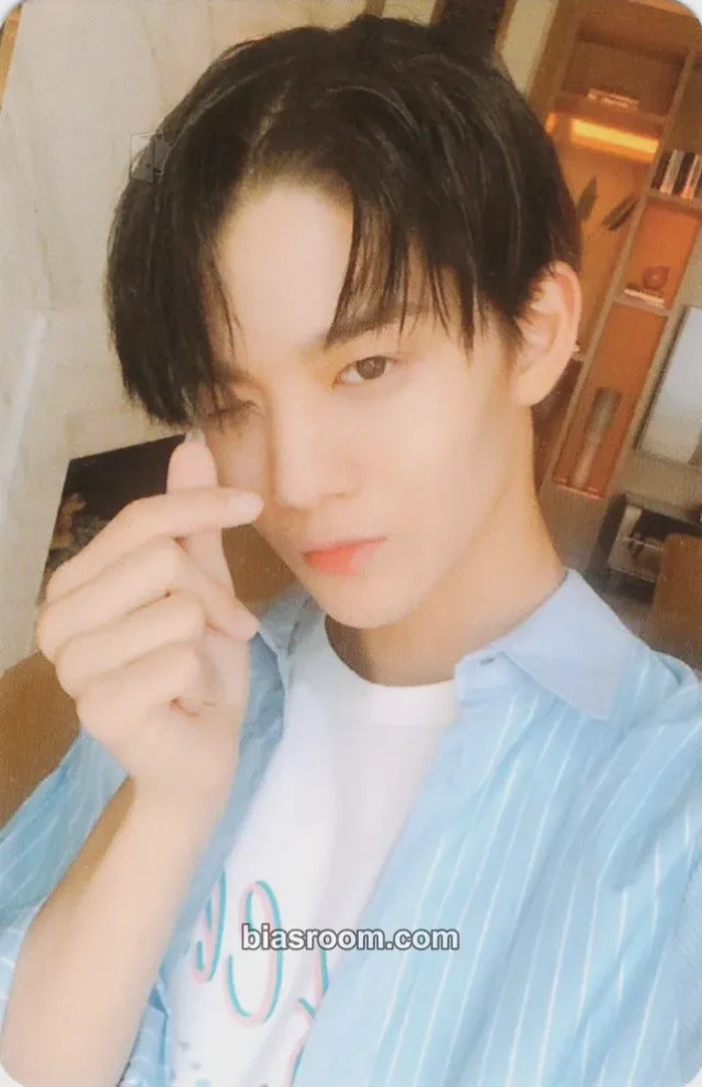 Wanna One - Jinyoung - Summer Package Other photocard set
