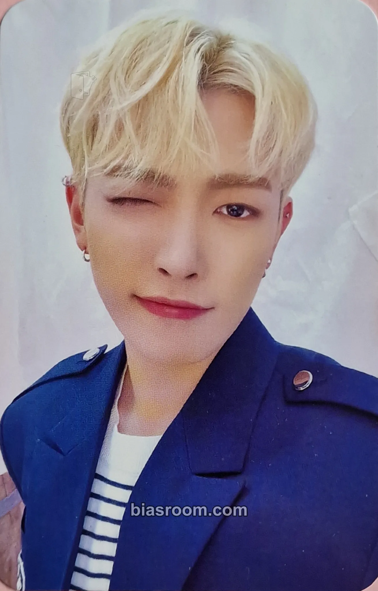 Hongjoong ANITEEZ IN ILLUSION Photocard - ATEEZ - ATEEZ K-pop photocard