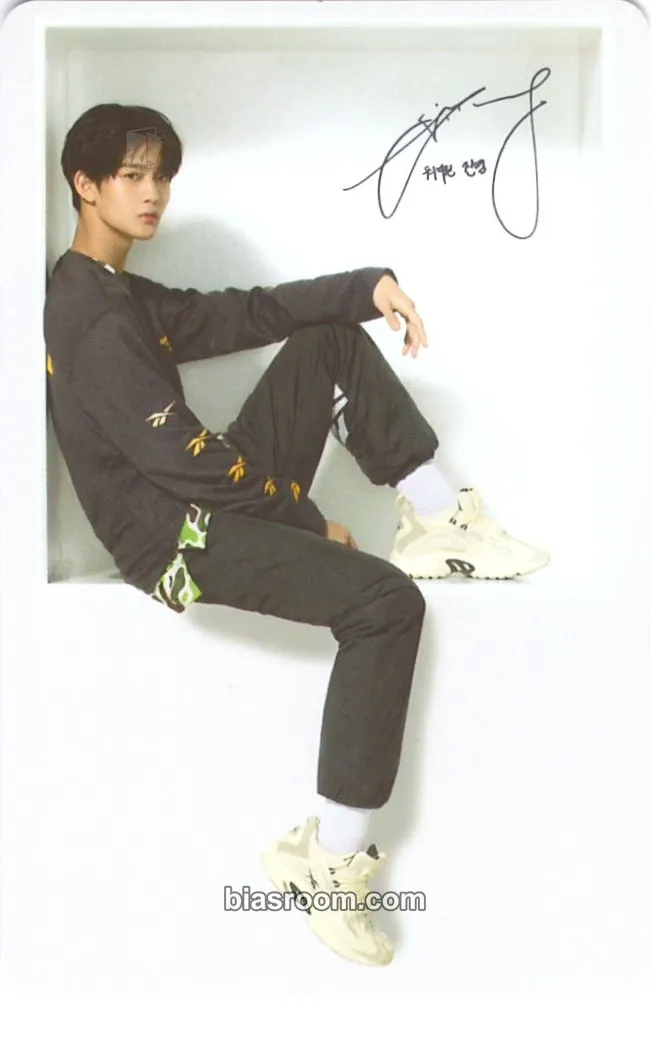 Jinyoung Reebok Photocard - Wanna One - Wanna One K-pop photocard