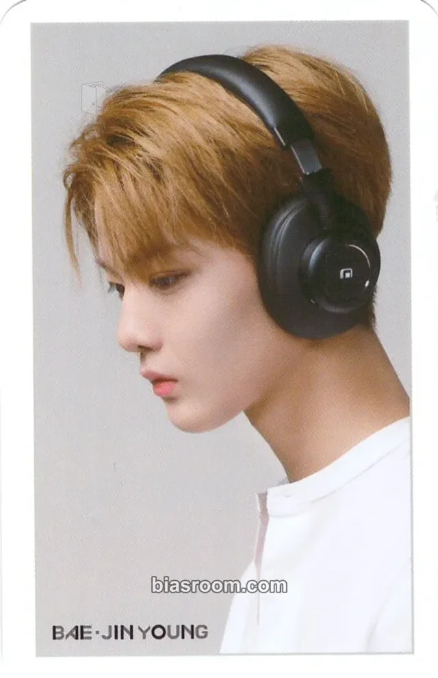 Wanna One - Jinyoung - Mobifren Other purchase benefit mobifren brand collaboration