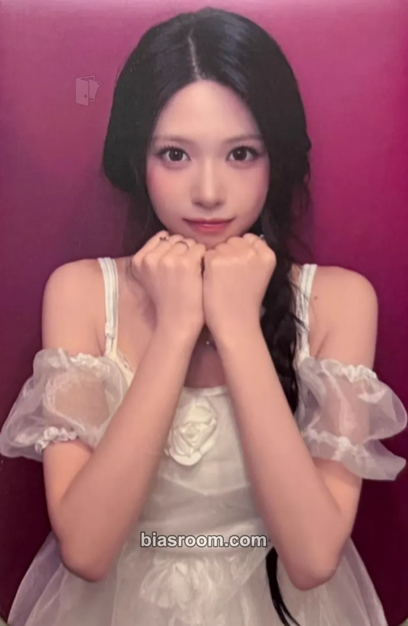 Zena Runaway Photocard - RESCENE - RESCENE K-pop photocard
