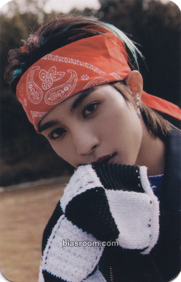 Yangyang Kick Back MD Photocard - WayV - WayV K-pop photocard