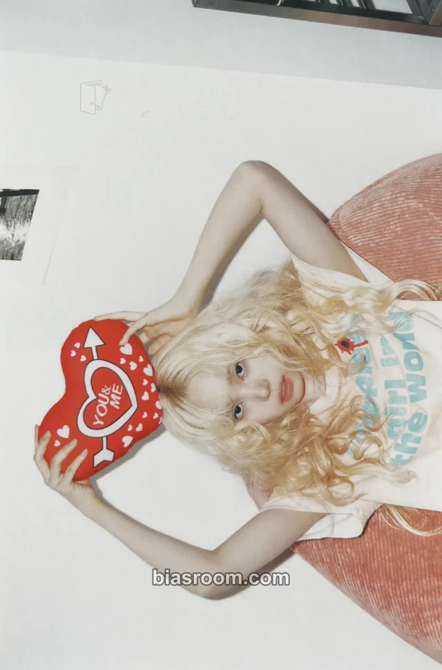 Baby DONT Cry - Mia - F Girl Album album inclusion postcard postcard set
